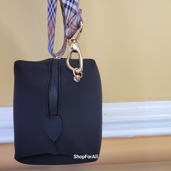 Burberry Pouch converted into to shoulder bag or cross body - Picture 6 of 13